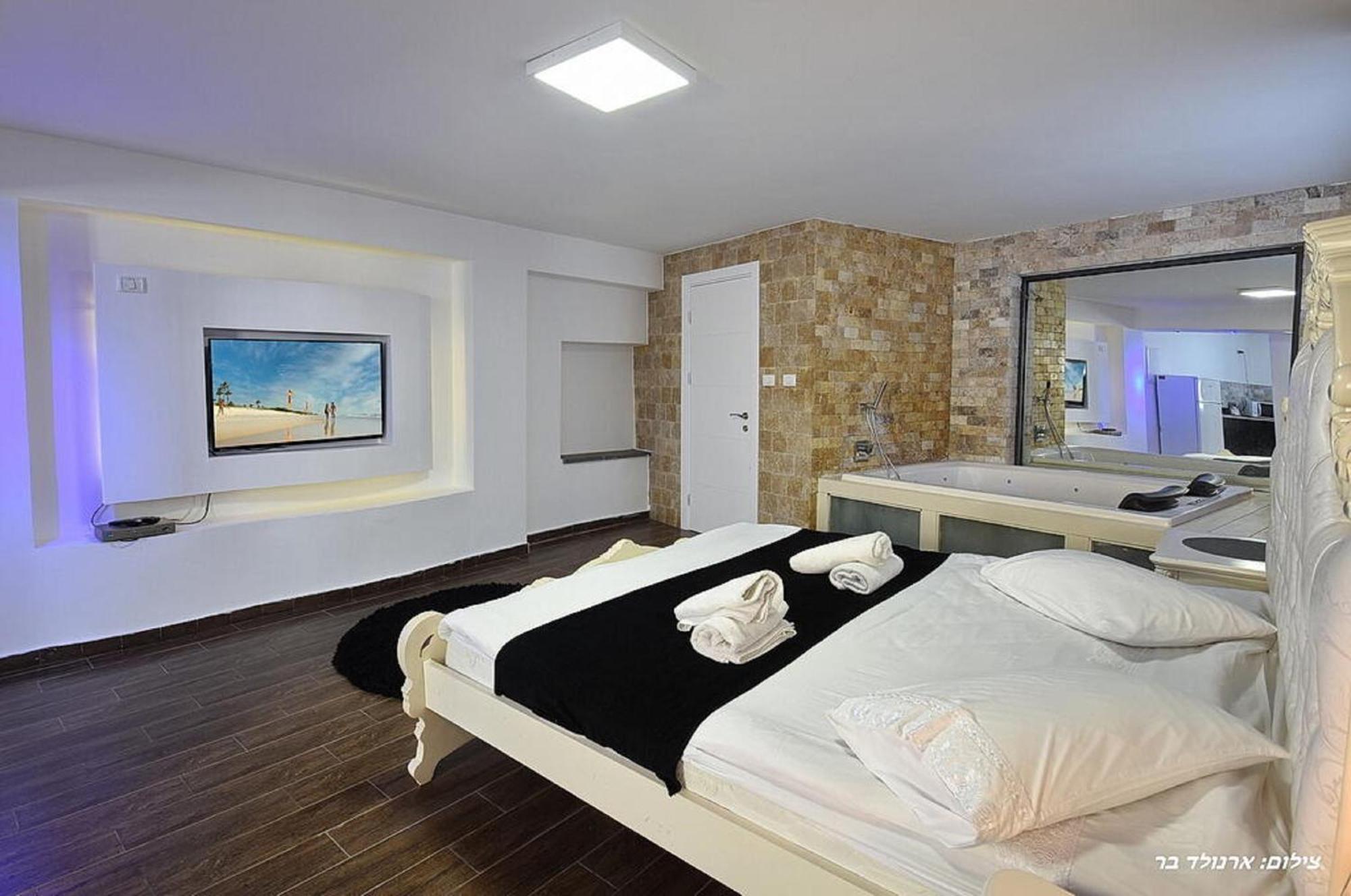 אוטופיה בצפון - מתחם אירוח מפואר Hotell Shahar Exteriör bild