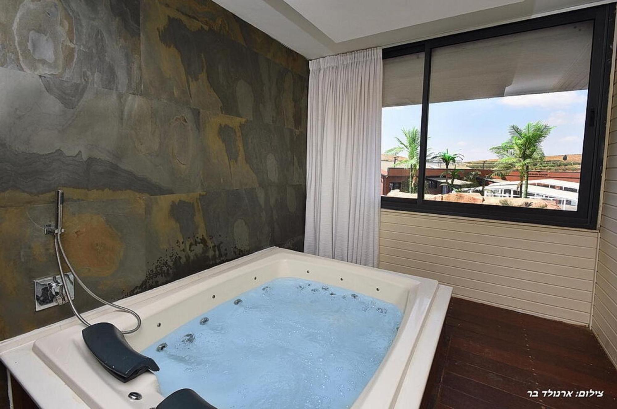 אוטופיה בצפון - מתחם אירוח מפואר Hotell Shahar Exteriör bild